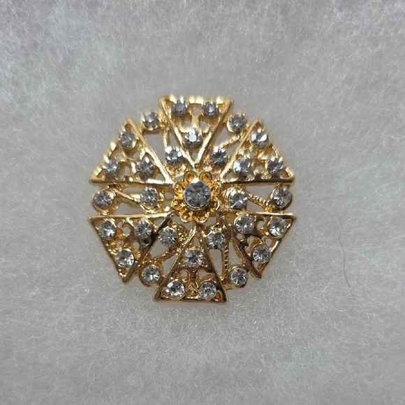 Jewelry - Vintage Elegant Gold Crystal Brooch